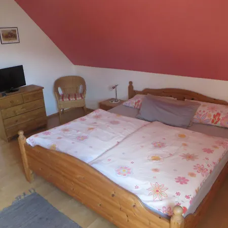 Pension-gaestehaus Kueblboeck Мини-отель Нойальбенройт