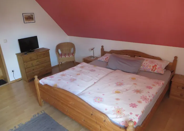 Pension-gaestehaus Kueblboeck Estalagem Neualbenreuth